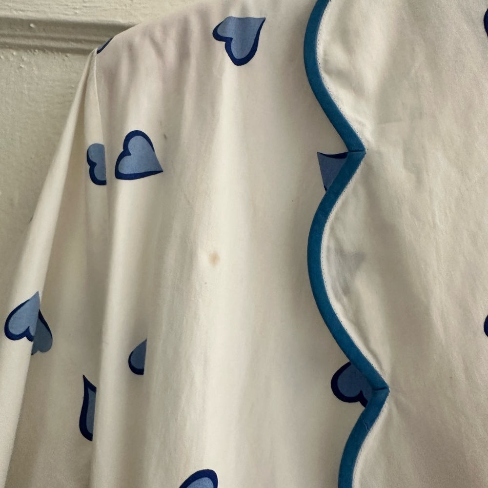 Parisian Designer Linen Robe - Picture 6 of 6